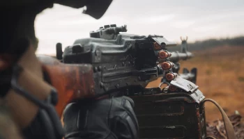 Более 6,5 тысячи молодых людей приняли участие во встречах с героями СВО в Москве