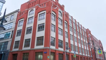 Фасады главного корпуса типографии Сытина на Пятницкой улице обновили