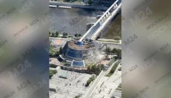 Снос вестибюля пешеходного моста "Багратион" начался в Москве