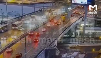 Массовое ДТП произошло на Щелковском путепроводе