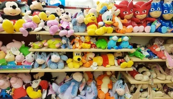 "Коммерсант": ассортимент товаров сократился в магазинах России