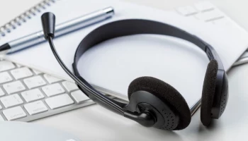 Москвичам напомнили о работе горячей линии столичных судов