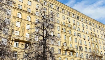 В Москве отремонтировали 35 жилых домов с декоративными медальонами на фасадах