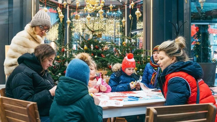 Спектакли и мастер-классы ждут гостей на фестивальных площадках "Зимы в Москве" Спектакли и мастер-классы ждут гостей на фестивальных площадках "Зимы в Москве"