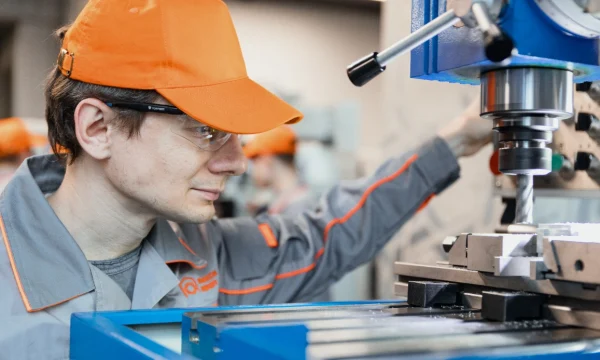 Анастасия Ракова назвала отрасли Москвы с самым высоким ростом зарплат за три года Анастасия Ракова назвала отрасли Москвы с самым высоким ростом зарплат за три года