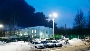 Пожарный поезд привлекли к тушению резервуаров на нефтебазе в Клинцах