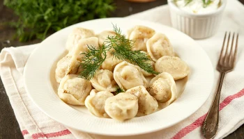 Хоккеист Дюбуа рассказал, что супруга Овечкина приготовила борщ на всю команду