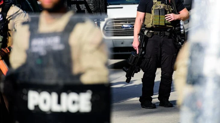 KTLA: минимум один человек пострадал после стрельбы в голливудской студии KTLA: минимум один человек пострадал после стрельбы в голливудской студии