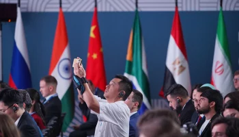 CNN: Россия совсем не кажется изолированной от остального мира