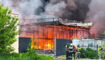 Площадь пожара в подмосковном Красногорске увеличилась до 4 тысяч "квадратов"