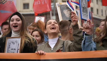 Полиция в Берлине не позволила &laquo;Бессмертному полку&raquo; пройти единым строем