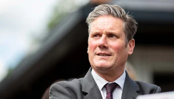 Стармер не стал оставлять себе подарок от Трампа