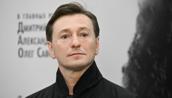 Безруков не будет набирать курс во ВГИК из-за назначения в МХАТ