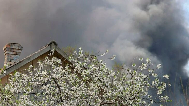 Глава ЛНР Пасечник заявил, что 9 человек пострадали при ударе по заводу Луганска