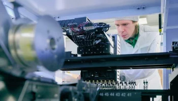 Столичные компании наращивают выпуск медоборудования при поддержке города