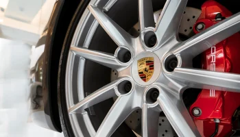 &laquo;Рольф&raquo;: Автомобили Porsche в России могут дистанционно блокировать