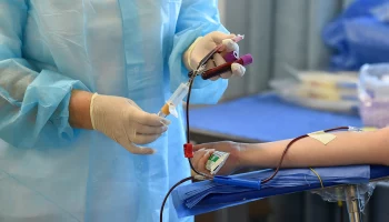 Более 600 доноров сдали кровь за первый час работы центров крови Подмосковья