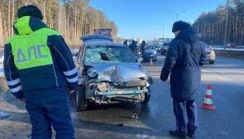 Автомобилист сбил пешеходов в Екатеринбурге