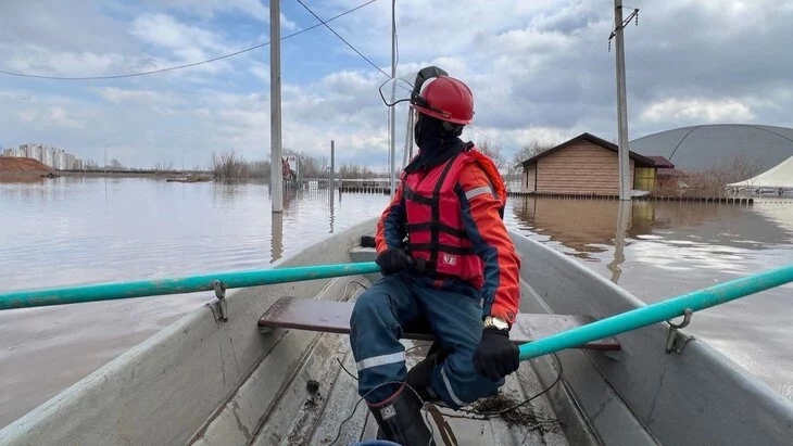 Уровень воды в Урале резко поднялся до 914 см Уровень воды в Урале резко поднялся до 914 см