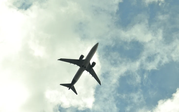 Самолет рейса Петербург — Самарканд совершил экстренную посадку во Внукове Самолет рейса Петербург — Самарканд совершил экстренную посадку во Внукове