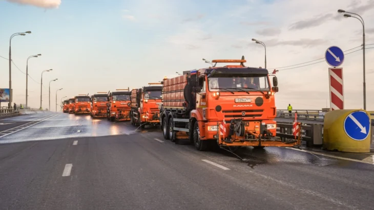 Дороги и тротуары Москвы промоют с шампунем в рамках подготовки ко Дню города Дороги и тротуары Москвы промоют с шампунем в рамках подготовки ко Дню города