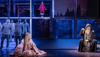 Кадры спектакля по роману "Лавр" опубликовали в медиабанке "Мосфото"