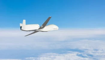 Украинский беспилотник атаковал торговый объект в Белгороде