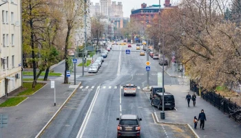 Мантулинскую улицу и проезд вдоль парка &laquo;Красная Пресня&raquo; благоустроили в Москве