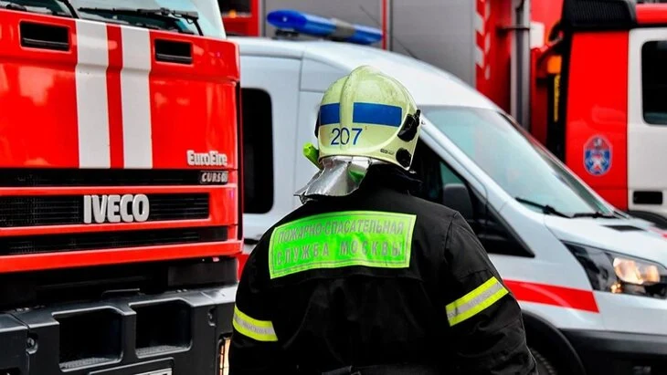 Пожар произошел в здании в Среднем Кисловском переулке в Москве Пожар произошел в здании в Среднем Кисловском переулке в Москве
