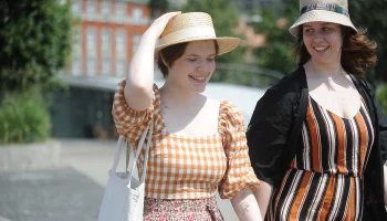 Переменную облачность и до 28 градусов тепла спрогнозировали в Москве 19 июня