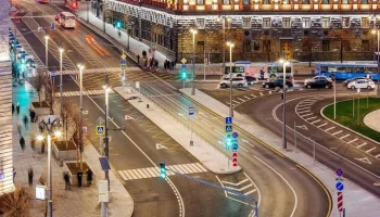 Светофоры настроили на "единую волну" по 630 адресам в Москве