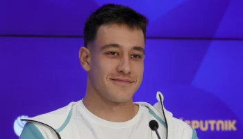 Российский каноист Петров выиграл золото чемпионата мира