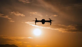 Украинские дроны атаковали два жилых дома в Курской области