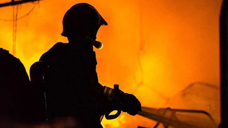 Пожары в 4 населенных пунктах тушат в Киржачском районе Владимирской области Пожары в 4 населенных пунктах тушат в Киржачском районе Владимирской области