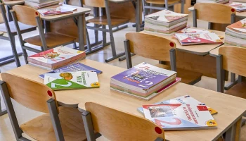 В еще одной столичной школе обрушился потолок