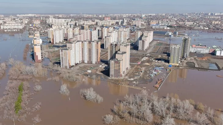 Уровень воды в Урале у Оренбурга не увеличивался последние 10 часов Уровень воды в Урале у Оренбурга не увеличивался последние 10 часов