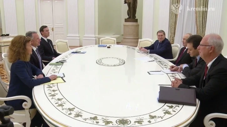 Путин начал встречу с Уиткоффом и Кушнером в Кремле Путин начал встречу с Уиткоффом и Кушнером в Кремле