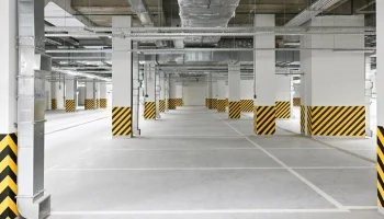 Город выставил на торги 200 машино-мест в Левобережном районе