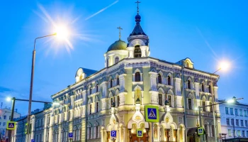 Подворье Валаамского Спасо-Преображенского монастыря оборудовали подсветкой