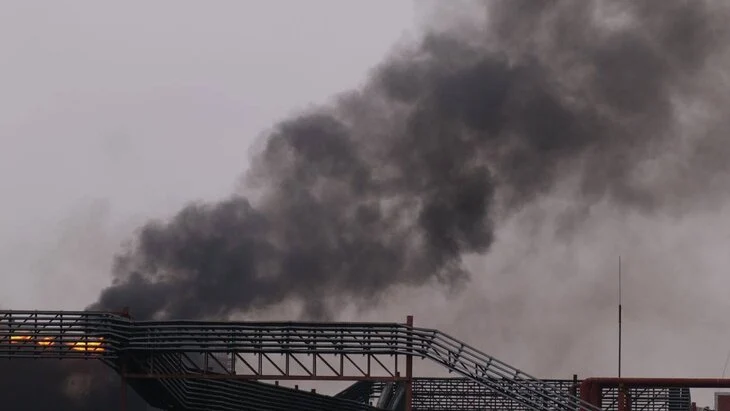 Режим ЧС межмуниципального уровня введут в Энгельсе из-за пожара на предприятии Режим ЧС межмуниципального уровня введут в Энгельсе из-за пожара на предприятии