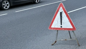 Движение автомобилей затруднено на 1,5 километра из-за аварии на ЮВХ в Москве