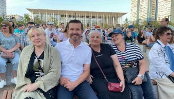 Александр Семенников принял участие в концерте "Пересменка из лета в осень" в Ясеневе