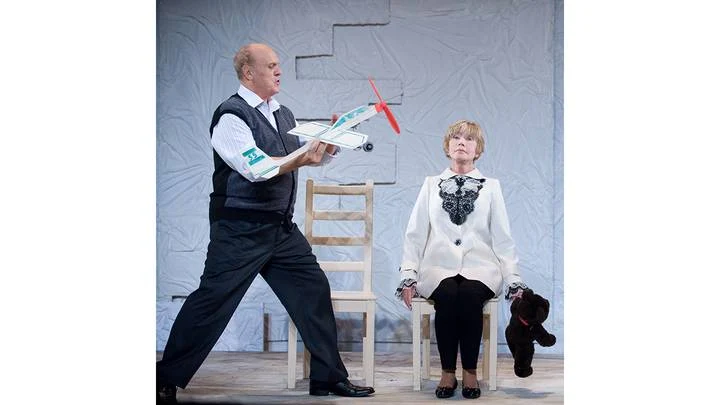 Владимир Меньшов и Вера Алентова в спектакле «Любовь. Письма», 2011 год / Фото: ИТАР-ТАСС/ Александр Куров