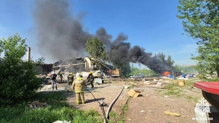 Три человека госпитализированы после взрыва на предприятии "Свеча" в Башкирии Три человека госпитализированы после взрыва на предприятии "Свеча" в Башкирии