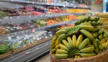 Эксперт Анфиногенов: искусственно удерживать высокие цены на бананы невыгодно