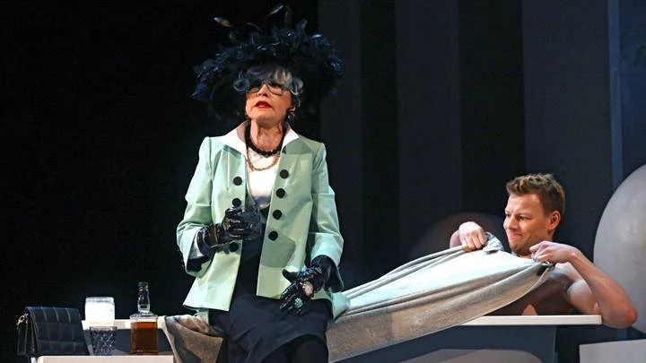 В спектакле «Мадам Рубинштейн», 2022 год / Фото: РИА Новости 