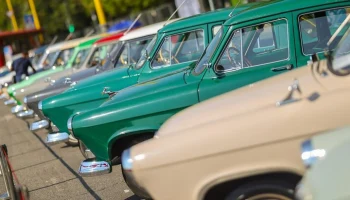 Выставка ретроавтомобилей и спектакли пройдут в кинопарке "Москино" в выходные