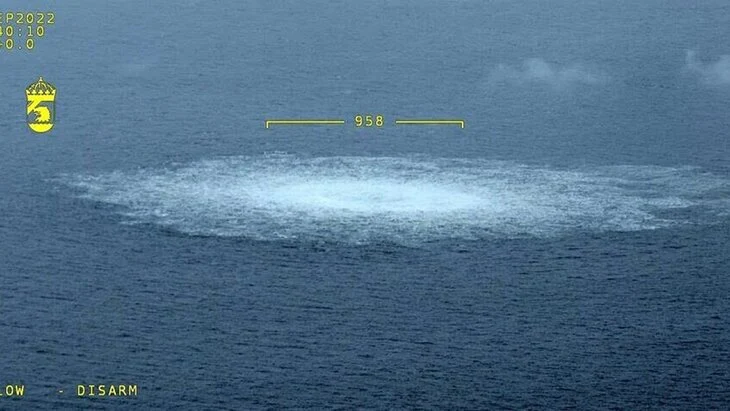 Zeit: следователи ФРГ установили личности подорвавших "Северные потоки" Zeit: следователи ФРГ установили личности подорвавших "Северные потоки"