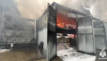 Пожар в здании склада в Солнечногорске локализован на 1 тыс "квадратов"