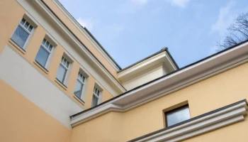 Девять объектов недвижимости отремонтированы по льготной программе на востоке Москвы